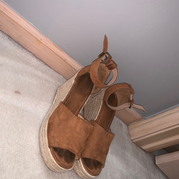 Cute wedges, in great condition. - Picture 2 of 2